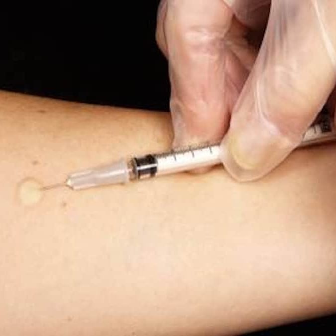 Deltog i dag i et videnskabeligt studie, der undersøger om den gamle Calmette vaccine kan beskytte sundhedspersonale mod COVID-19. Det bliver interessant at se senere om jeg fik den rigtige vaccine eller bare saltvand 🙂 #covid19dk #covid19