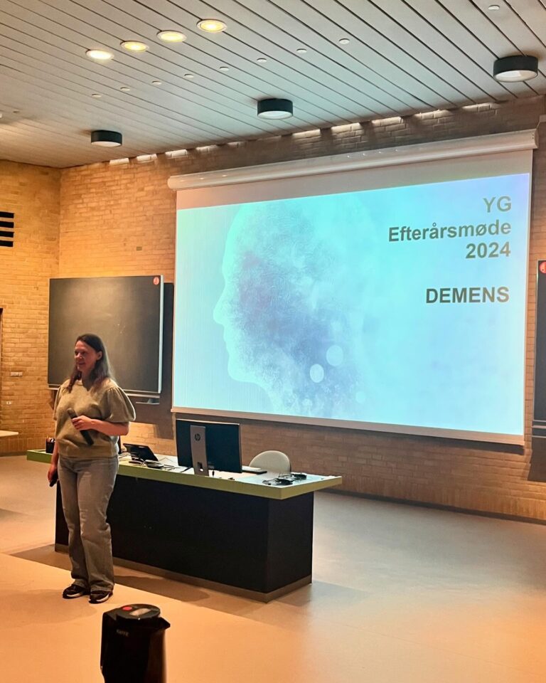 Så går det geriatriske efterårsmøde igang og forperson for Yngre Geriatere byder velkommen til dagen. Der er i år rekordmange med til efterårsmødet i år, det bliver SÅ godt! #yngregeriatere