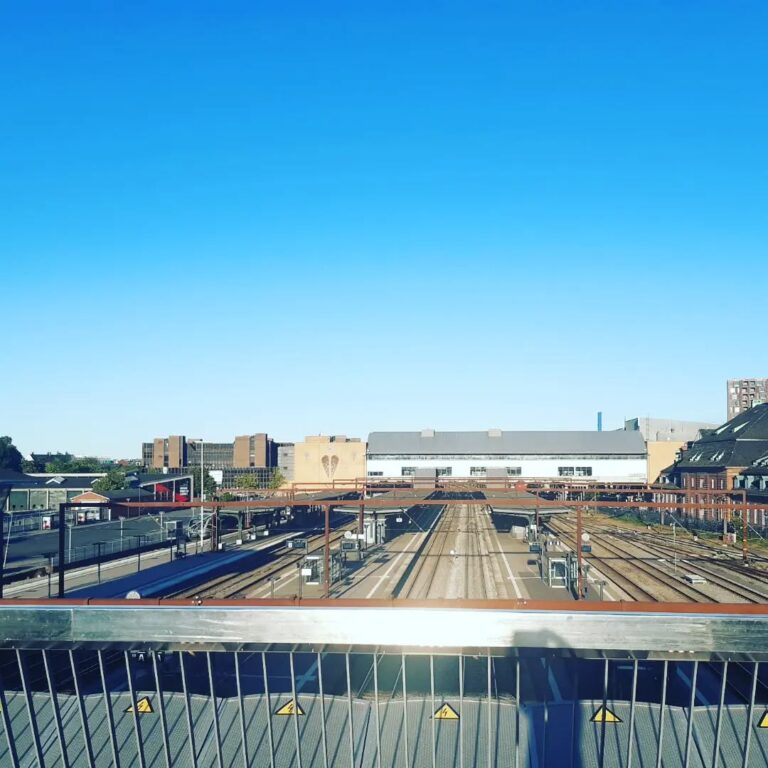På vej hjem efter første arbejdsdag på OUH. Dagen har stået på introduktion og min første følgevagt som bagvagt i FAM. I morgen skal jeg have endnu en dag med introduktion 🙂 #yngrelæger #geriatri