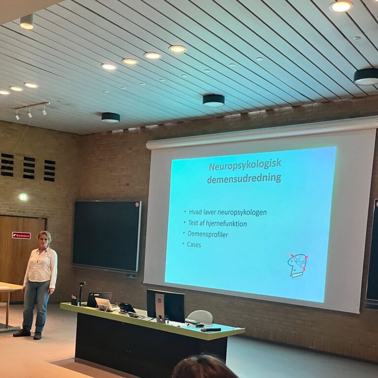 Neuropsykolog Vibeke Brønniche fortæller om de tests neuropsykologer udfører ved demensudredning #yngregeriatere
