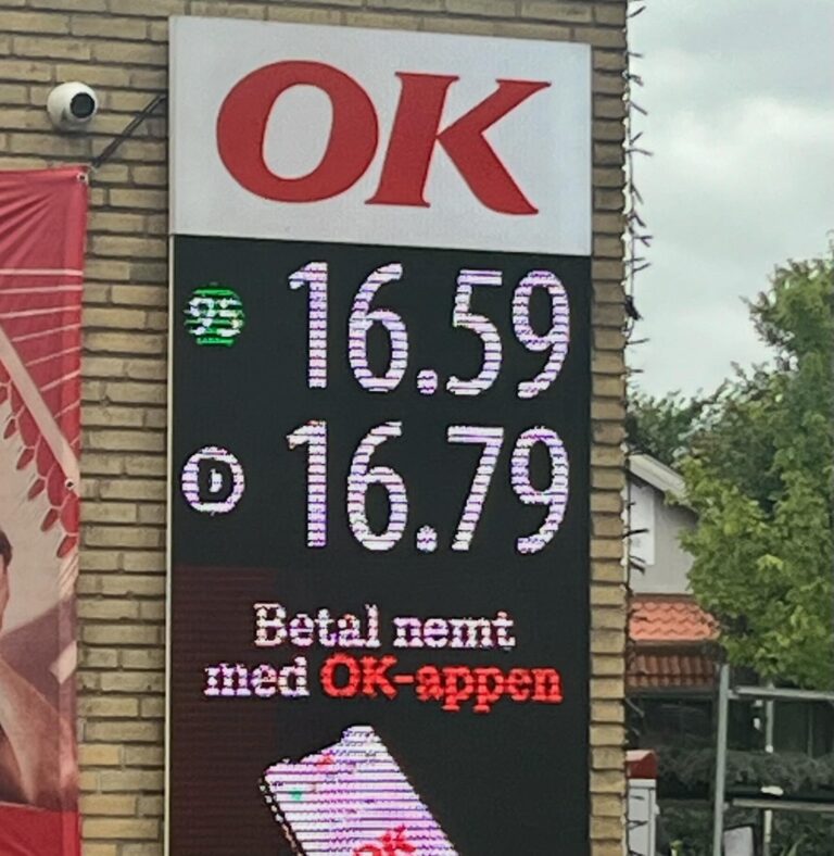 It sure has become expensive to fill up the car with gas after Trump started the war in Iran. But on the other hand, we should be glad that we – unlike the Russians – can at least still get gas